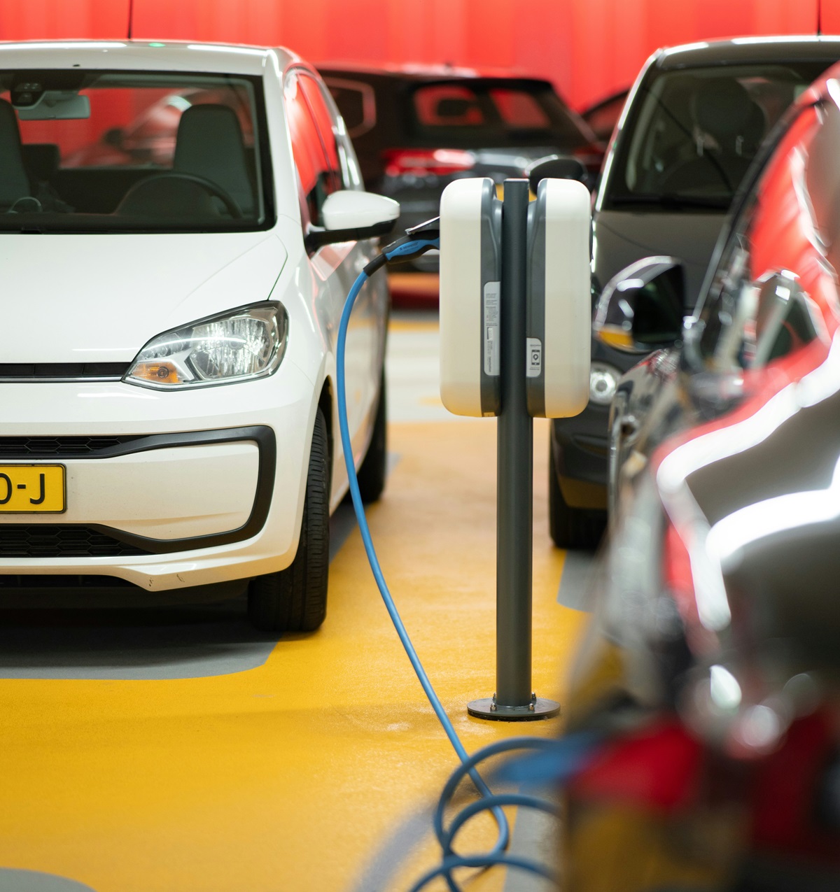 Razões para o crescimento de 560% nas importações de veículos elétricos no Brasil
