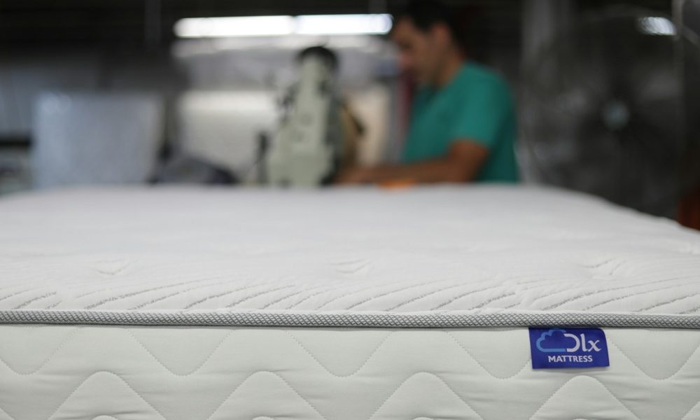 DLX Mattress na Unsplash